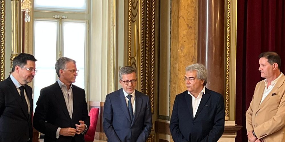 ANTRAL assina protocolo para o funcionamento da praça de táxis do Aeroporto de Lisboa