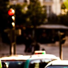 Nova lei do TVDE permite que táxis prestem serviços através de plataformas eletrónicas