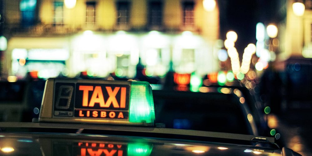 Antral questiona IMT sobre Separador entre Condutor e Passageiro no Táxi